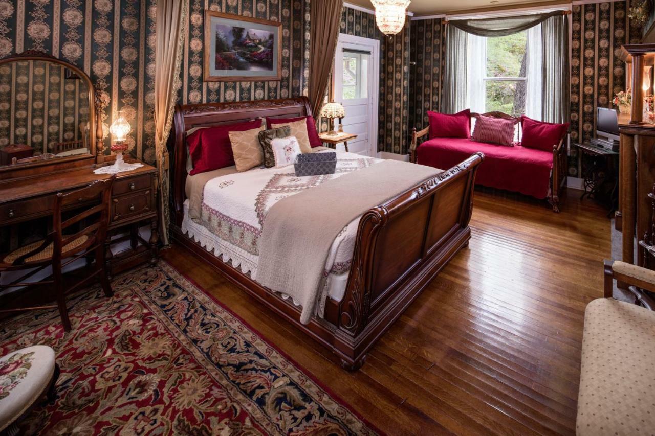 The Steamboat House Bed & Breakfast Galena Exterior photo